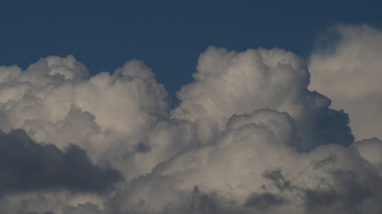 Cumulus par temps instable, possibles développements orageux