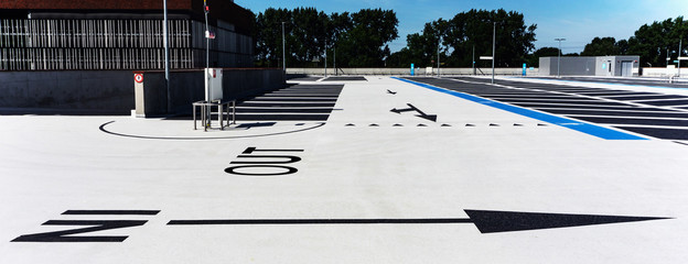 Car park deserted during coronacrisis