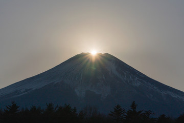 Fototapeta premium 富士山-1(ダイヤモンド富士山)