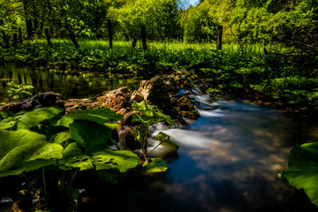 Langzeitbelichtung vom schönen Bach