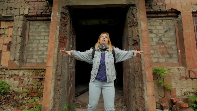 zombie girl horrifically leaves the old abandoned house