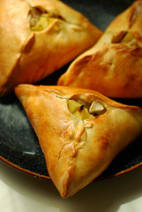 Kurnik - a traditional Russian pie of meat and potatoes © Юлия Белобородько