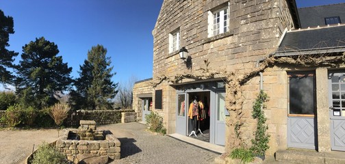 Fototapeta premium Visite à Locronan en Bretagne Cornouailles Finistère