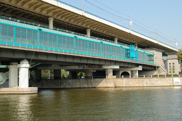 Fototapeta na wymiar under the bridge view from water
