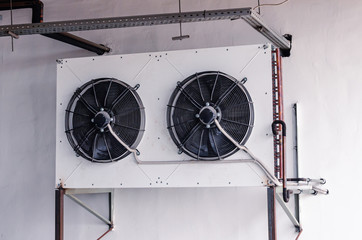 External air conditioning unit, heat exchanger on the ground floor