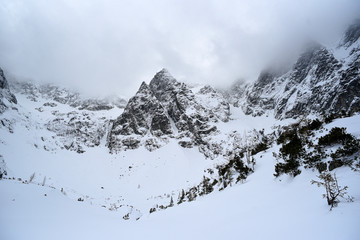 Obraz premium Winter mountain landscape in Polish and Slovak Tatra mountains.