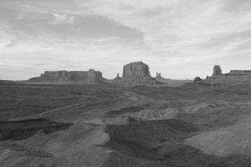Obraz premium 西部劇でおなじみ アメリカ屈指の絶景 モニュメントバレー