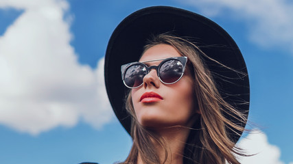 Beautiful woman natural face casual female portrait lifestyle beauty girl in sun glasses and hat