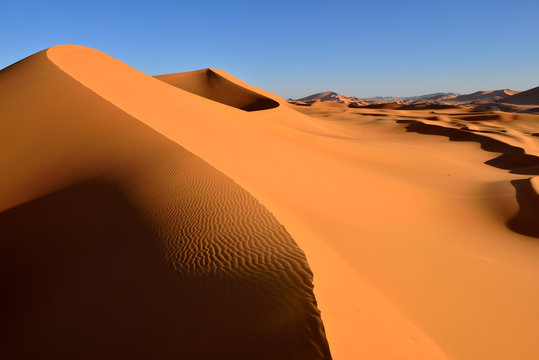 Algeria, Sahara, Tassili N'Ajjer National Park, Sand dunes of In Tehak