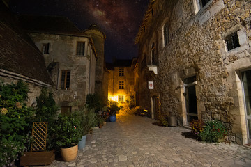 carennac im Tal der Dordogne bei Nacht