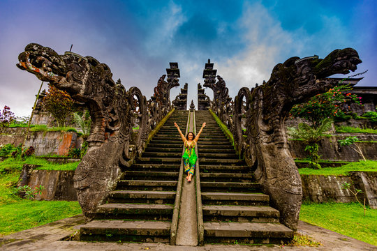 Woman at the Besakih Temple, the largest and holiest temple of Hindu religion in Bali, Indonesia, Southeast Asia, Asia