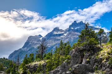 Montañas en el Parque Nacional Los Alerces, cercano a Esquel, Chubut, Patagonia Argentina