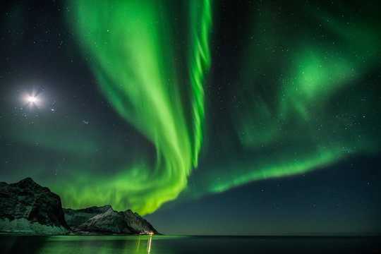 Norwegen, Troms, Berg, Blick &uuml;ber dem Steinfjord vom Parkplatz Tungeneset