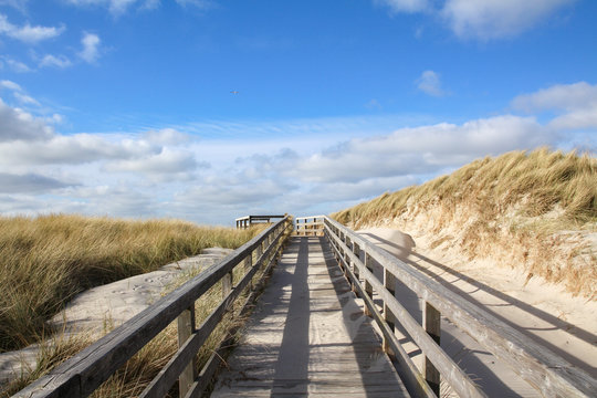 Deutschland, Schleswig-Holstein, Sylt, Kampen, D&uuml;nenweg - &uuml;ber den Steg zur D&uuml;ne