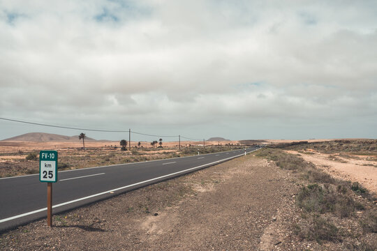 Spanien, Kanaren, La Oliva, Auf der Insel Fuerteventura. Typische Landschaft auf Fuerteventura im Norden der Insel