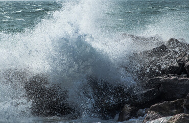 Naklejka premium splashing waves on the black sea