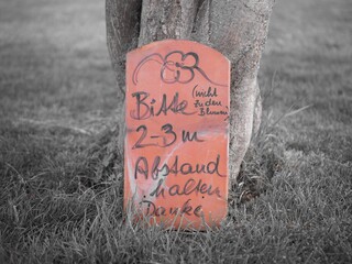 Covid-19-Virus - Eigenverantwortung durch Abstand halten	