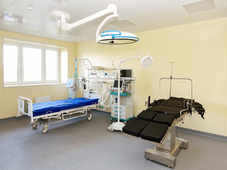 Emergency Department. Intensive care unit, equipment, ventilation, oxygen.