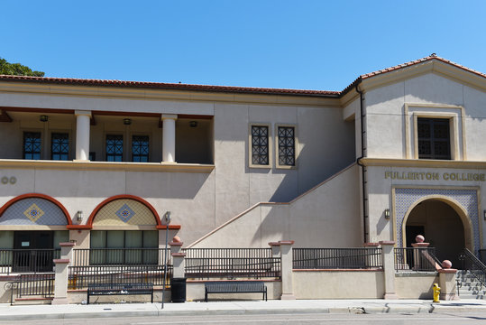 FULLERTON, CALIFORNIA - 21 MAY 2020: College Center Building On The Campus Of Fullerton College.