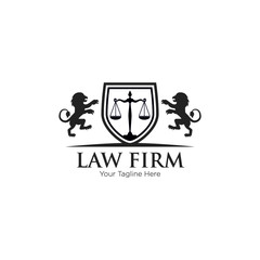 Naklejka premium Law office logo in the form of shield. The judge, Law firm logo template, lawyer set of vintage labels. Lawyer Attorney Advocate Logo design vector template. Shield Law Legal firm Security comp