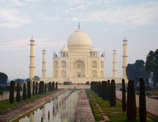 Obraz premium Taj mahal mausoleum in the city of agra in the uttar pradesh province in India