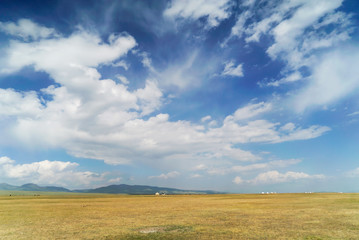 Beautiful landcape at Song Kul Lake, Krygzstan - 351463006