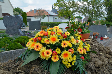 Fototapeta premium frisches grab