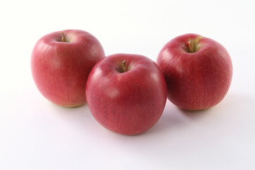 赤いリンゴ_白バック