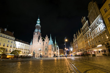Fototapeta na wymiar Wroclaw market square at night.