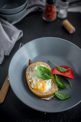 sunny side up eggs baked in toast