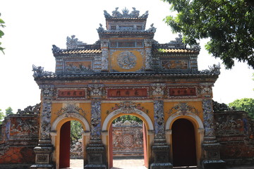 Fototapeta na wymiar Porte de la Cité impériale à Hué, Vietnam