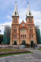 Fototapeta na wymiar Cathédrale Notre-Dame de Saïgon à Hô-Chi-Minh, Vietnam