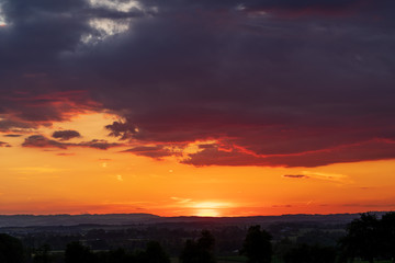 Sonnenuntergang mit Landschaft in Oberösterreich