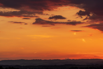 Sonnenuntergang mit Landschaft in Oberösterreich