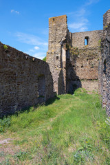 Die Ruine Löwenburg bei Monreal/Deutschland in der Eifel