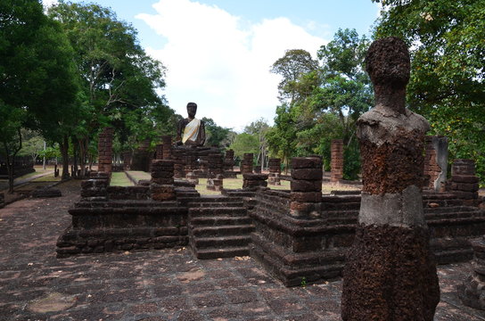 Buddha Statue made out of bricks at Wat Singha in Kamphaeng Phet