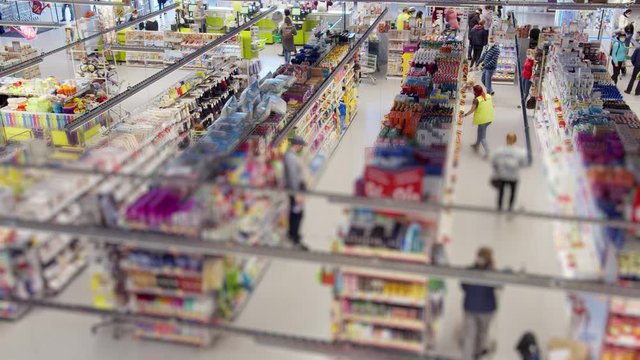 Grocery store time lapse during a pandemic