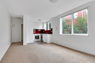 Empty and unfurnished brand new apartment