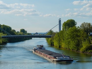 Frachtschiff auf Main-Donau-Kanal Bamberg