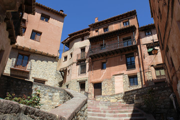 Fototapeta na wymiar Calles de Albarracín (Teruel). Uno de los pueblos más bonitos de España. 