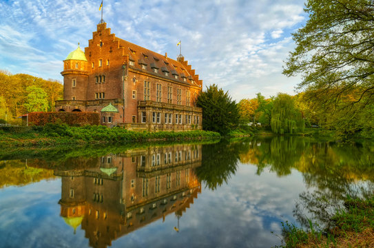 Schloss in Gladbeck im Fr&uuml;hling