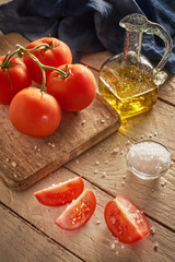 tomate, sal y aceite
