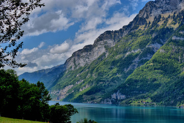 Obraz na płótnie Canvas idyllische Panoramalandschaft in der Schweiz im Mai 2020