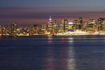 Fototapeta na wymiar Vancouver city skyline at night
