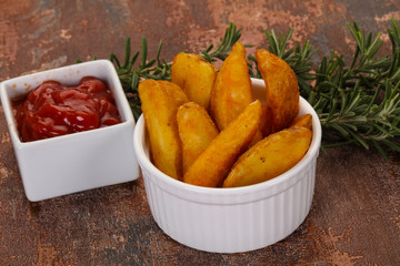 Fried potato slices