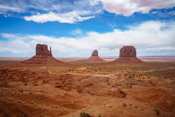 the scenic drive in the monument valley, usa