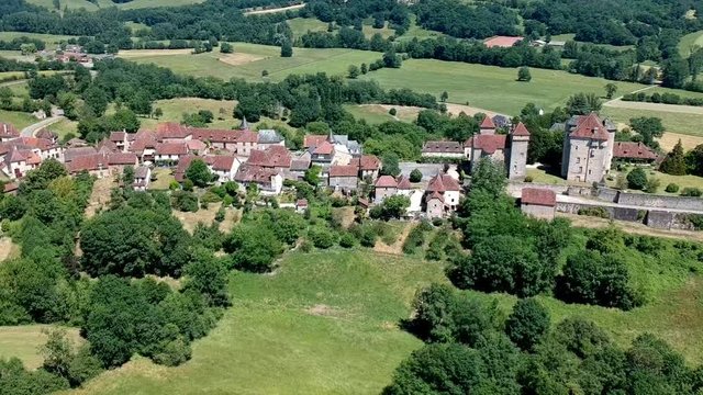 Curemonte (Corr&egrave;ze, France) - Vue a&eacute;rienne de la cit&eacute; m&eacute;di&eacute;vale