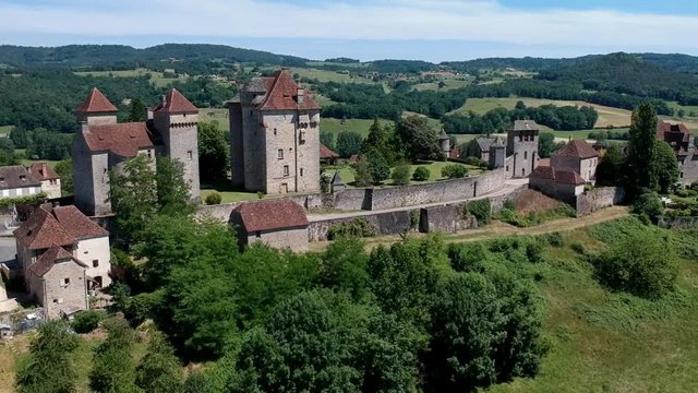 Curemonte (Corr&egrave;ze, France) - Vue a&eacute;rienne de la cit&eacute; m&eacute;di&eacute;vale
