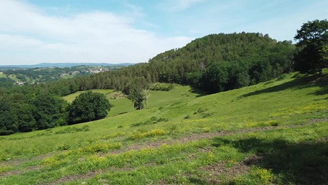 V&eacute;gennes (Corr&egrave;ze, France) - Vue panoramique &agrave; proximit&eacute; du Puy Turlau en direction de Curemonte