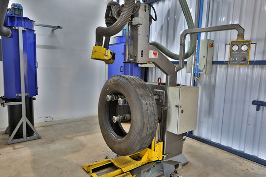 Tire retreading